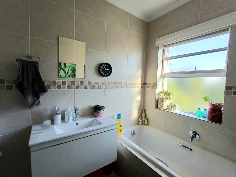 2 Bedroom Property for Sale in Protea Heights Western Cape